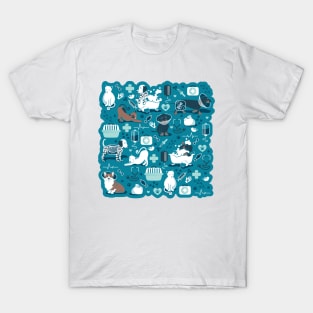 Veterinary medicine, happy and healthy friends // turquoise background aqua details navy blue white and brown cats dogs and other animals T-Shirt